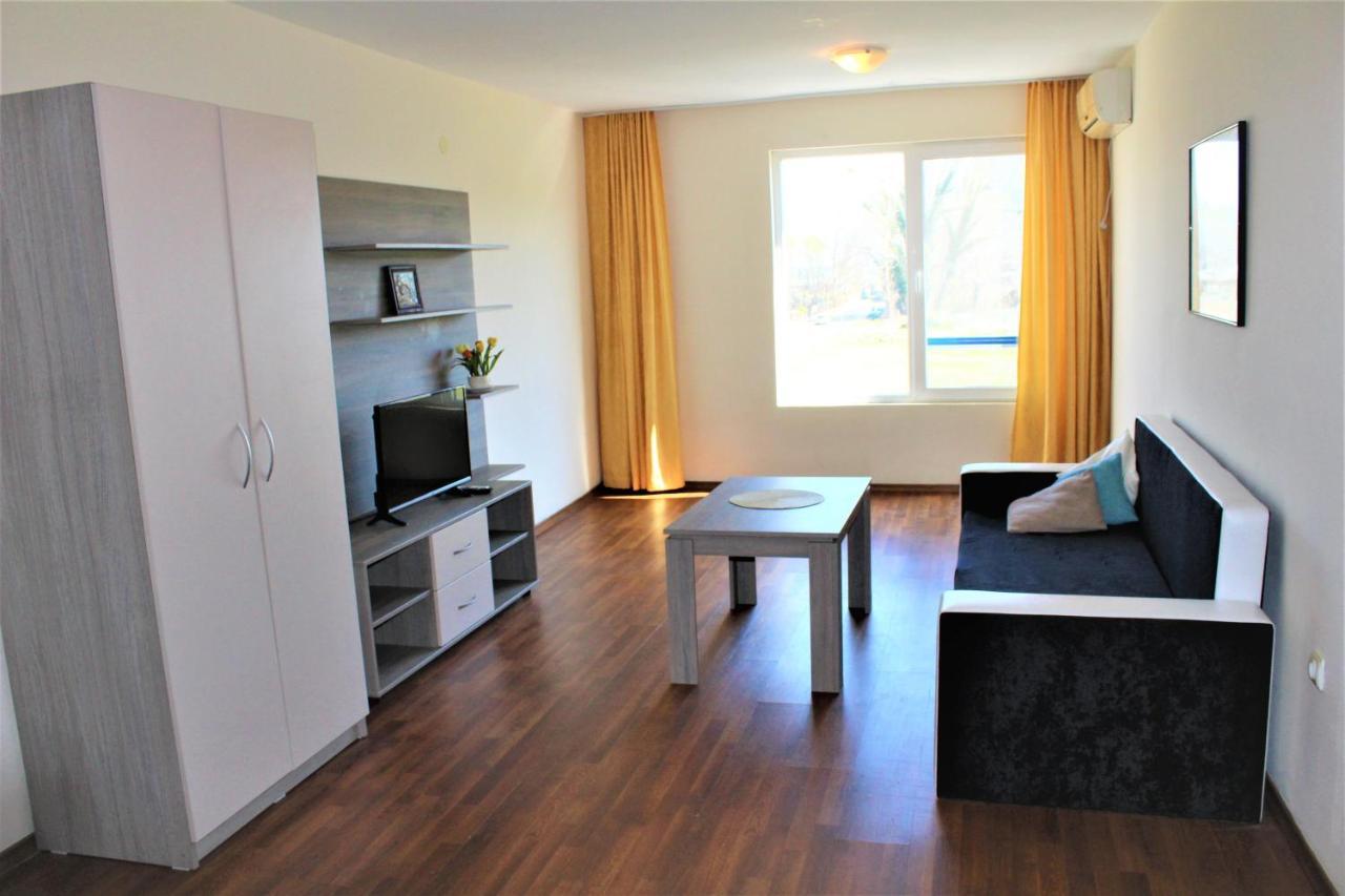 Solei Apartments Primorsko Exterior photo