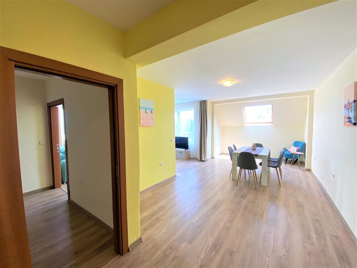 Solei Apartments Primorsko Exterior photo