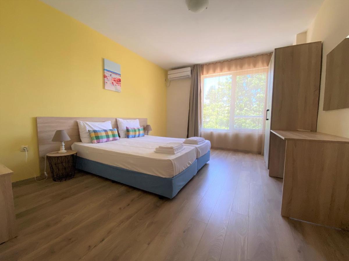 Solei Apartments Primorsko Exterior photo